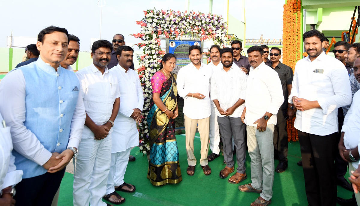 CM YS Jagan 2nd Day Tour In Kadapa District  - Sakshi29