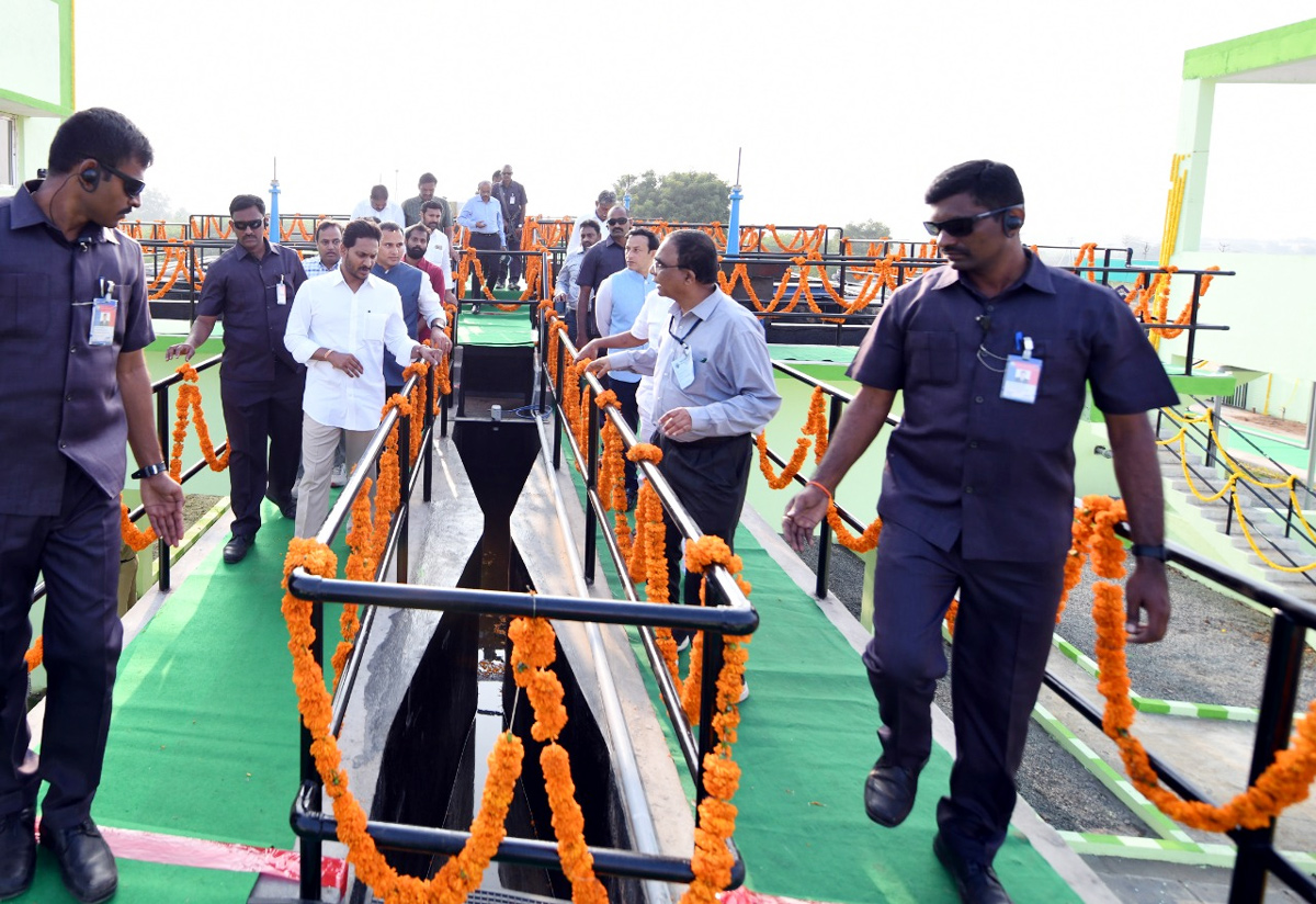 CM YS Jagan 2nd Day Tour In Kadapa District  - Sakshi32