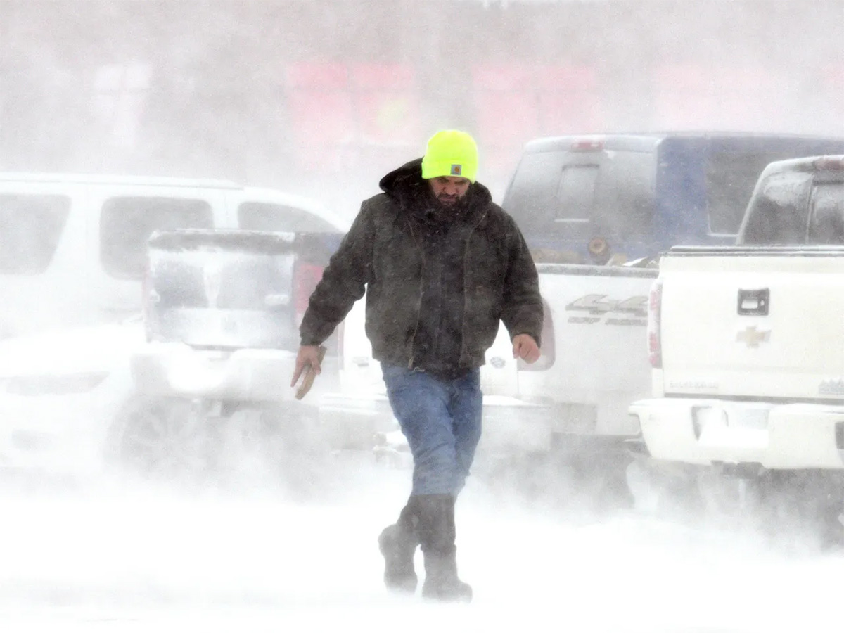 Heavy Winter Snow Storm In America: US Snow Toofan Photos Goes Viral - Sakshi15