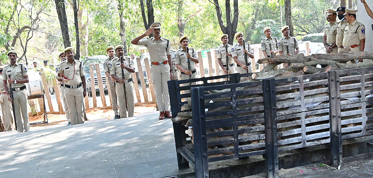 Kaikala Satyanarayana Last Rites Mahaprasthanam Photos - Sakshi12