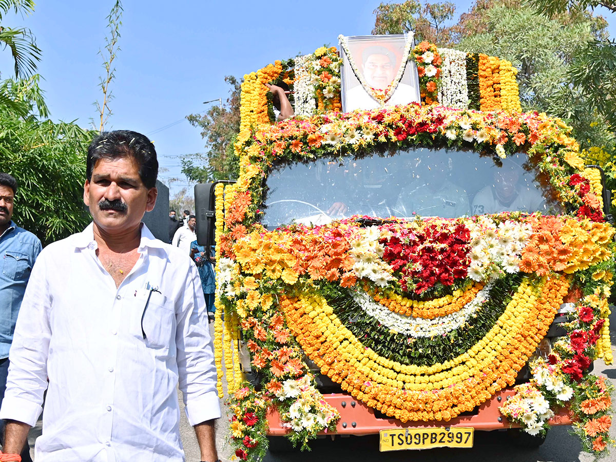 Kaikala Satyanarayana Last Rites Mahaprasthanam Photos - Sakshi15