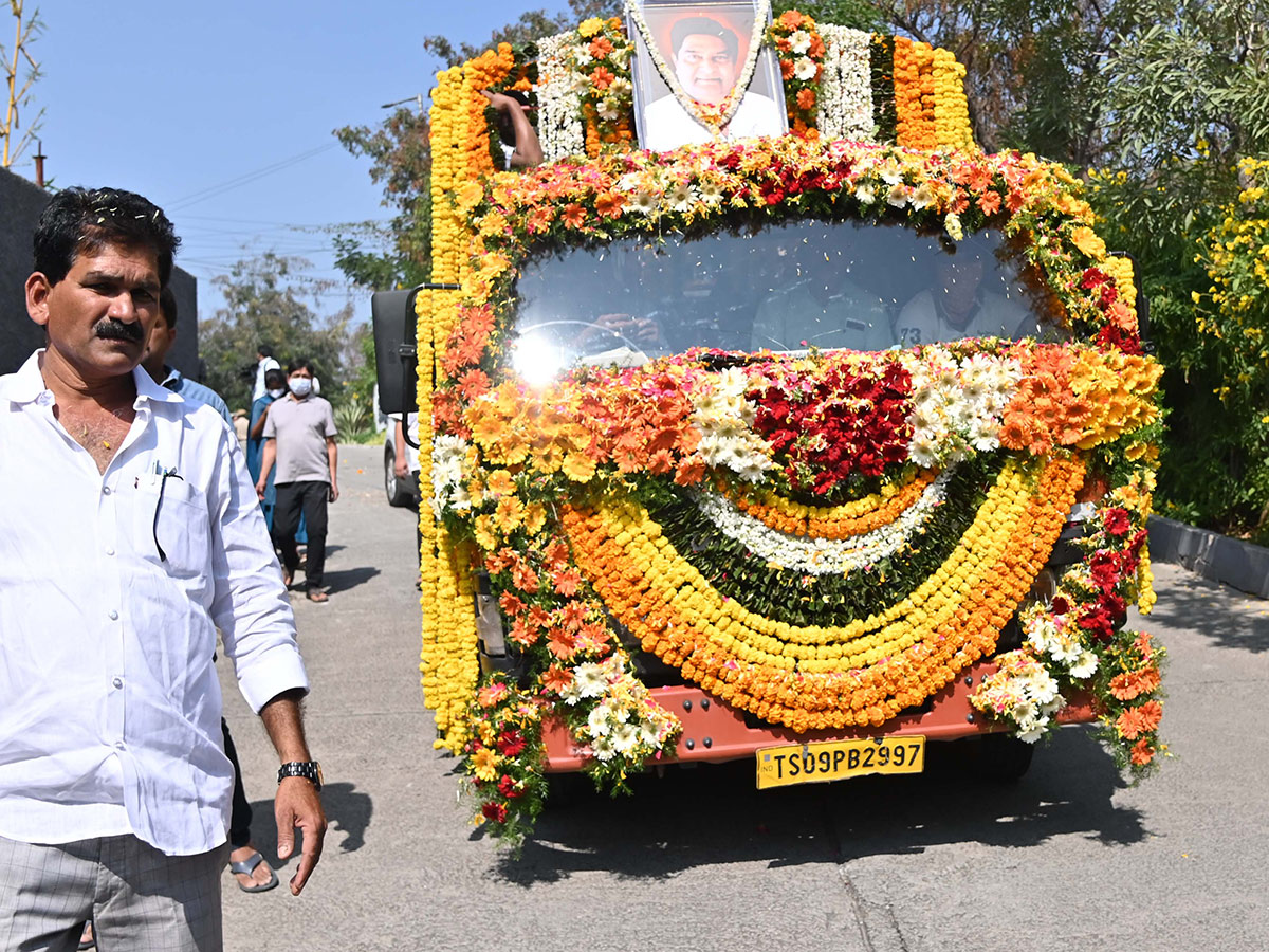 Kaikala Satyanarayana Last Rites Mahaprasthanam Photos - Sakshi16