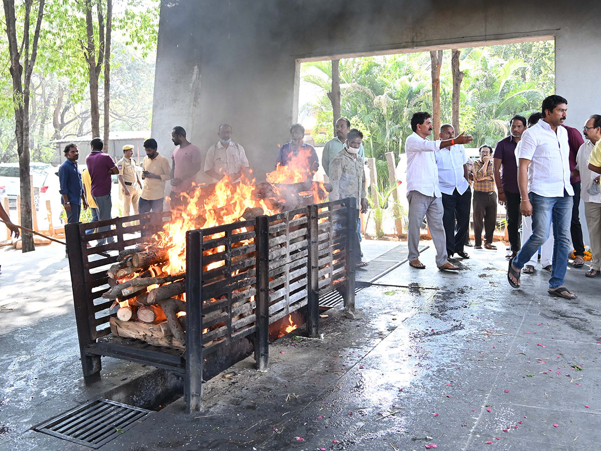 Kaikala Satyanarayana Last Rites Mahaprasthanam Photos - Sakshi17