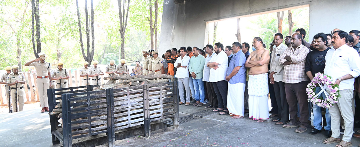 Kaikala Satyanarayana Last Rites Mahaprasthanam Photos - Sakshi8