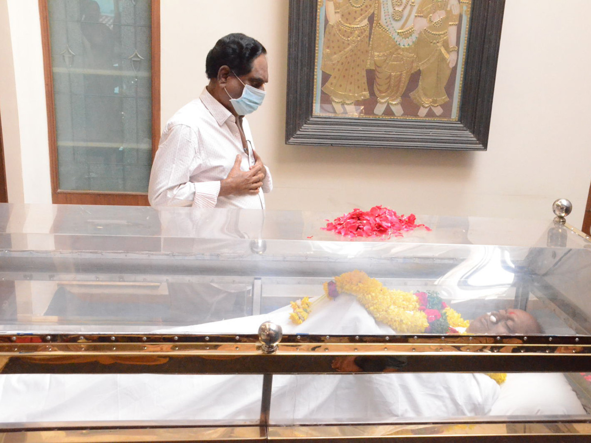 Tollywood celebrities pays tribute to Actor Chalapathi Rao Photos - Sakshi61