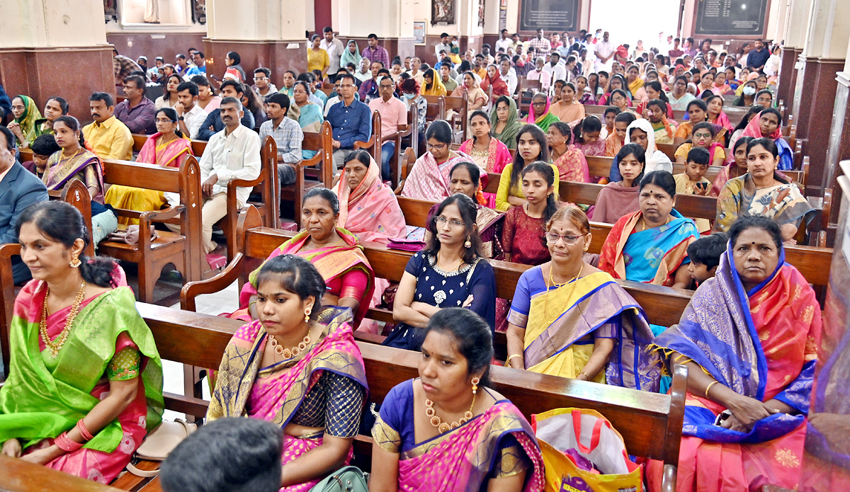 Christmas Celebration In St Joseph Cathedral Photos  - Sakshi7