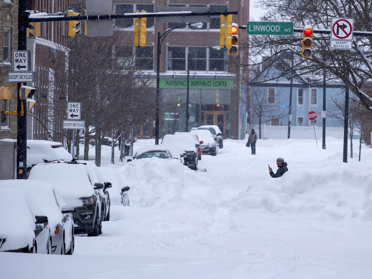 Bomb Cyclone 2022 In US Life Threatening Extremely Cold Climate - Sakshi2