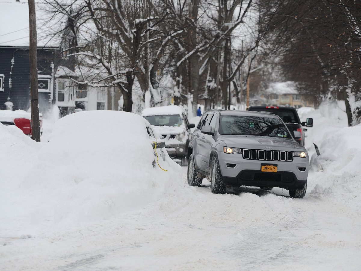 Bomb Cyclone 2022 In US Life Threatening Extremely Cold Climate - Sakshi31