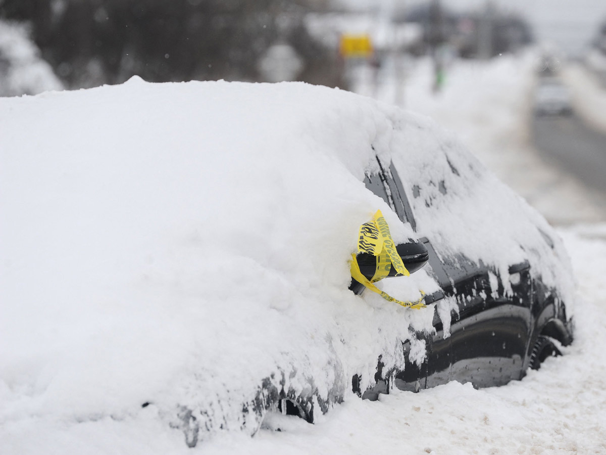 Bomb Cyclone 2022 In US Life Threatening Extremely Cold Climate - Sakshi4