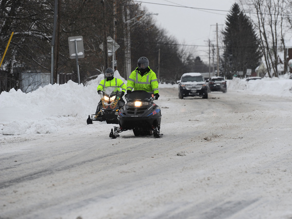 Bomb Cyclone 2022 In US Life Threatening Extremely Cold Climate - Sakshi38