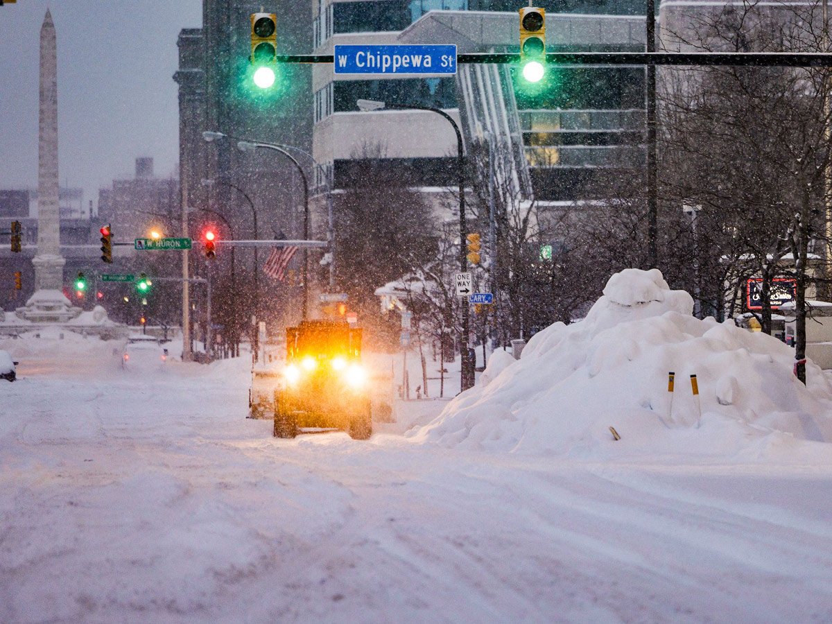 Bomb Cyclone 2022 In US Life Threatening Extremely Cold Climate - Sakshi43