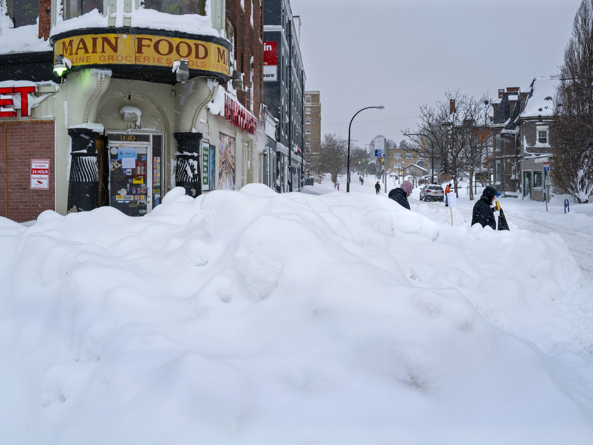 Bomb Cyclone 2022 In US Life Threatening Extremely Cold Climate - Sakshi47