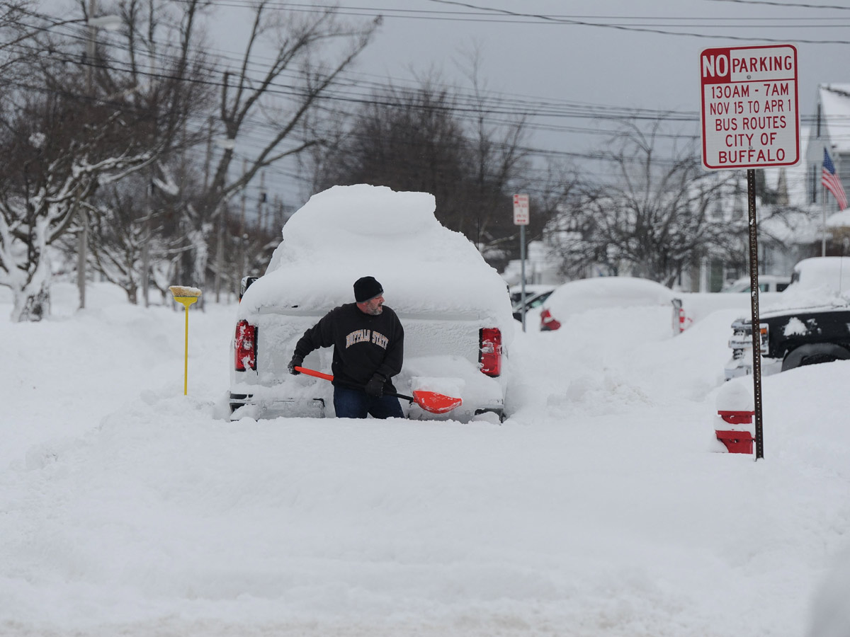 Bomb Cyclone 2022 In US Life Threatening Extremely Cold Climate - Sakshi7