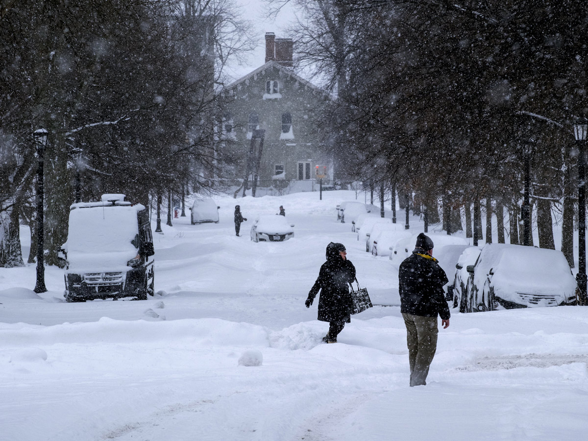 Bomb Cyclone 2022 In US Life Threatening Extremely Cold Climate - Sakshi9