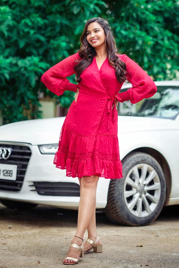 Poojitha Ponnada Latest Photos - Sakshi3