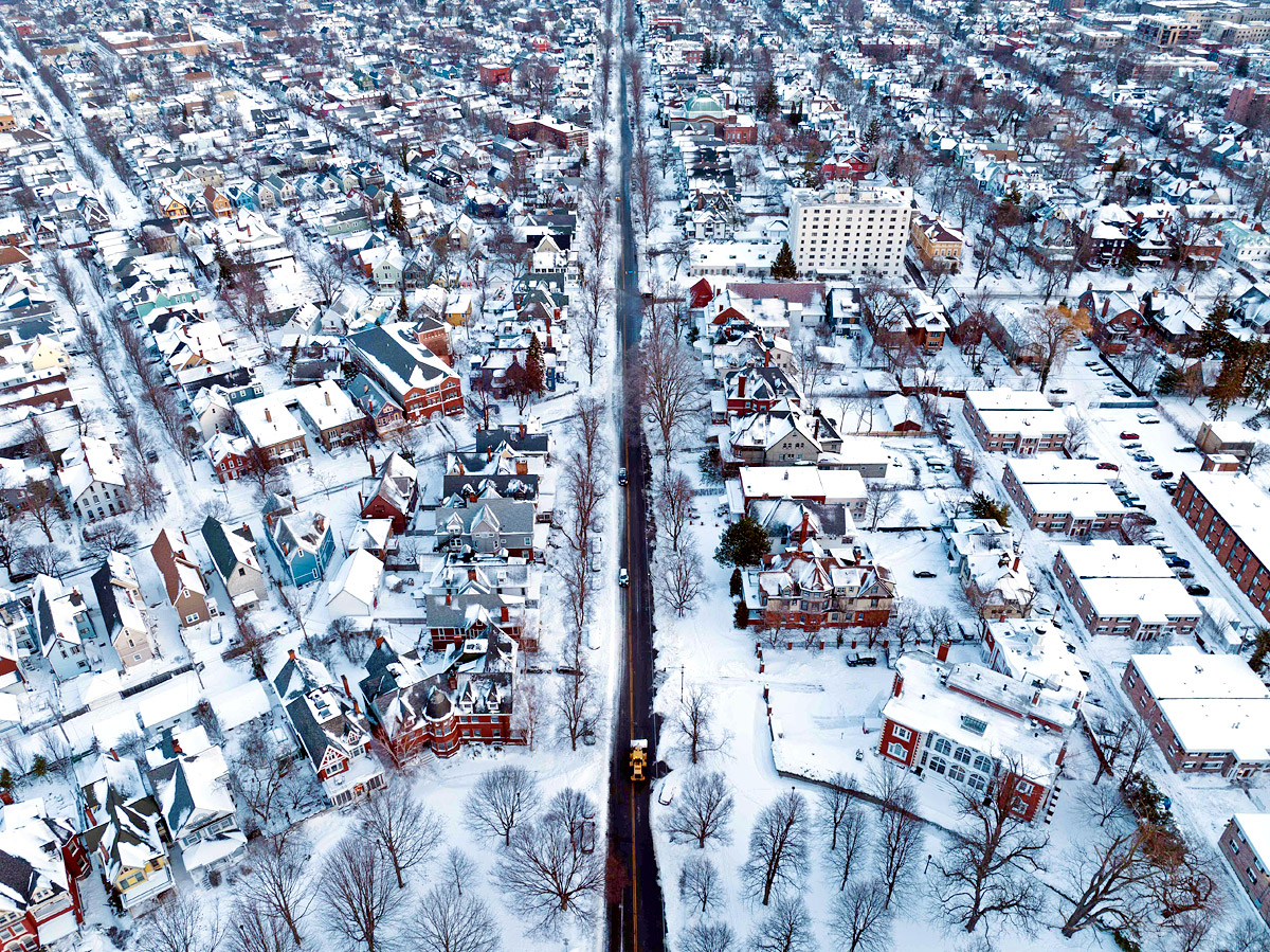 Bomb Cyclone Freezes North America - Sakshi7