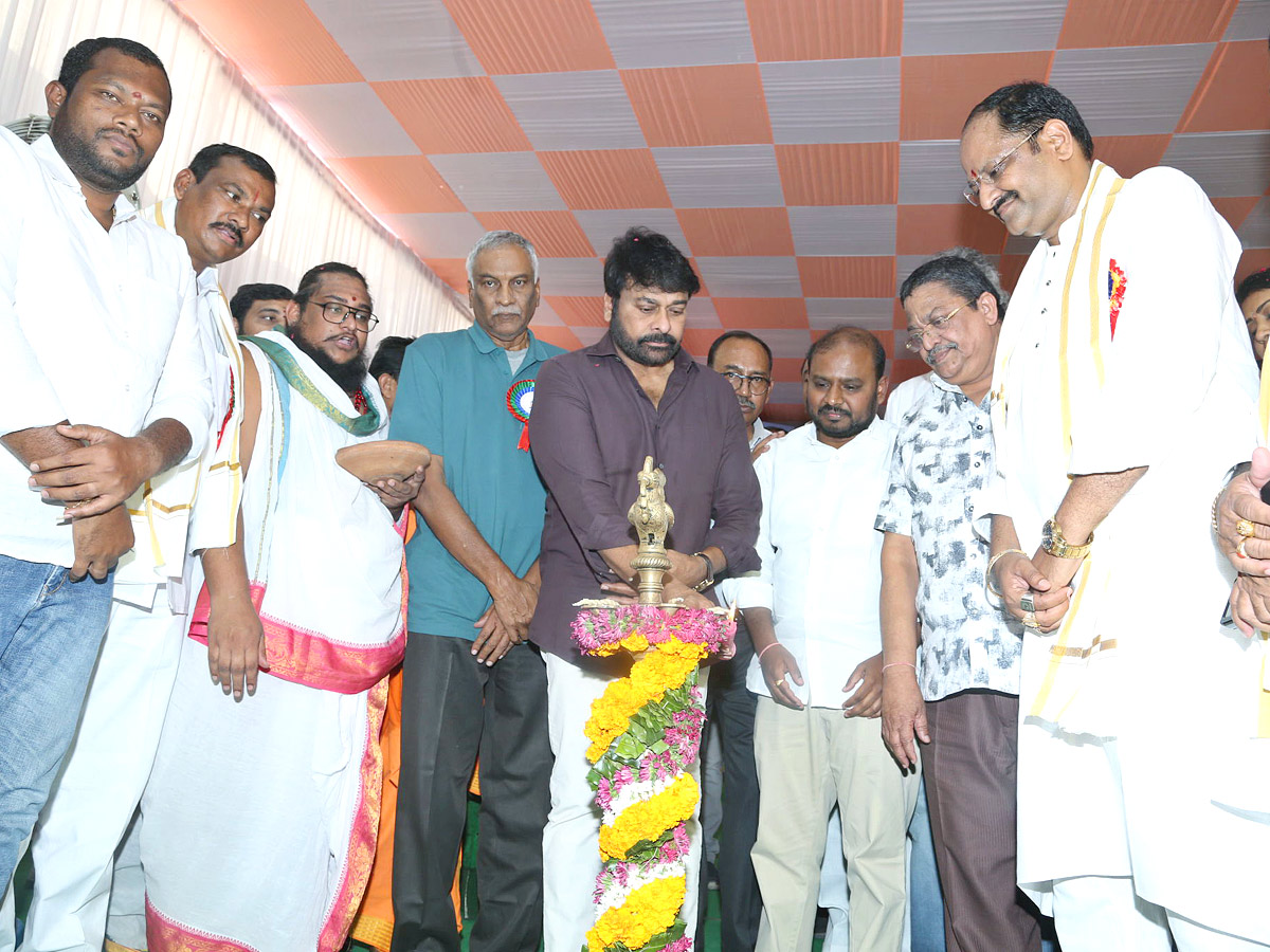 Megastar Chiranjeevi At House Warming Ceremony in Chitrapuri Colony - Sakshi3