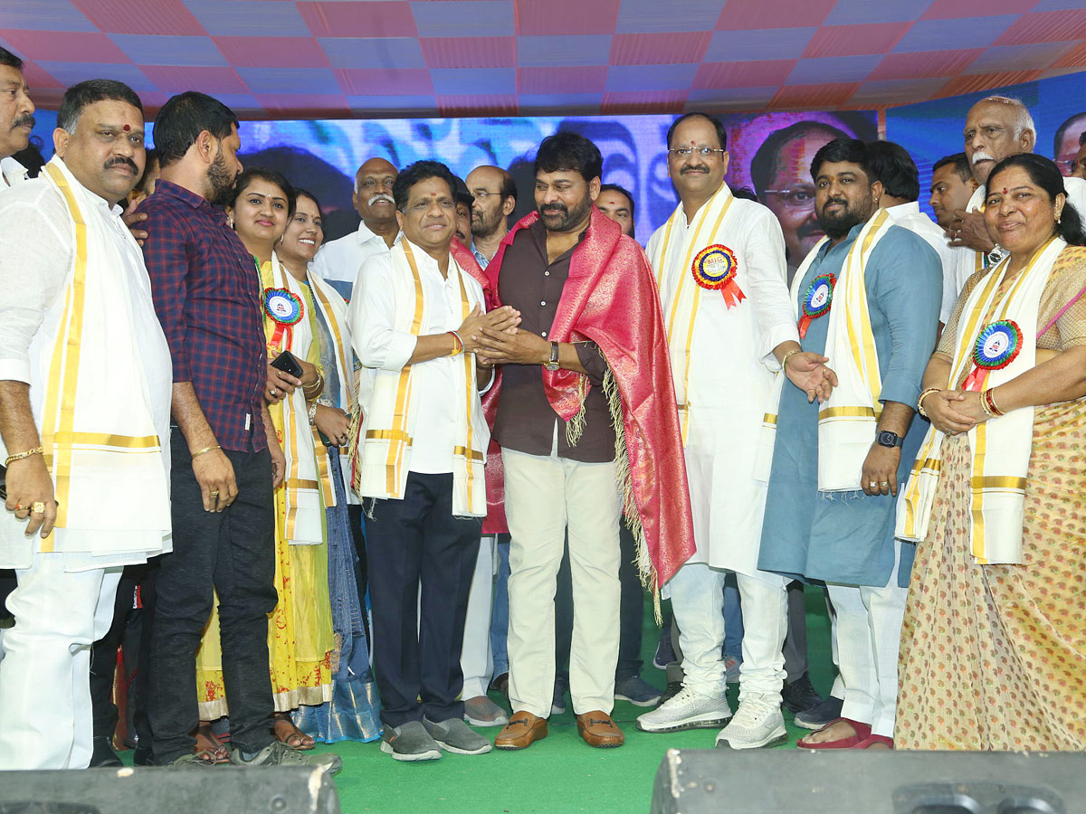 Megastar Chiranjeevi At House Warming Ceremony in Chitrapuri Colony - Sakshi4