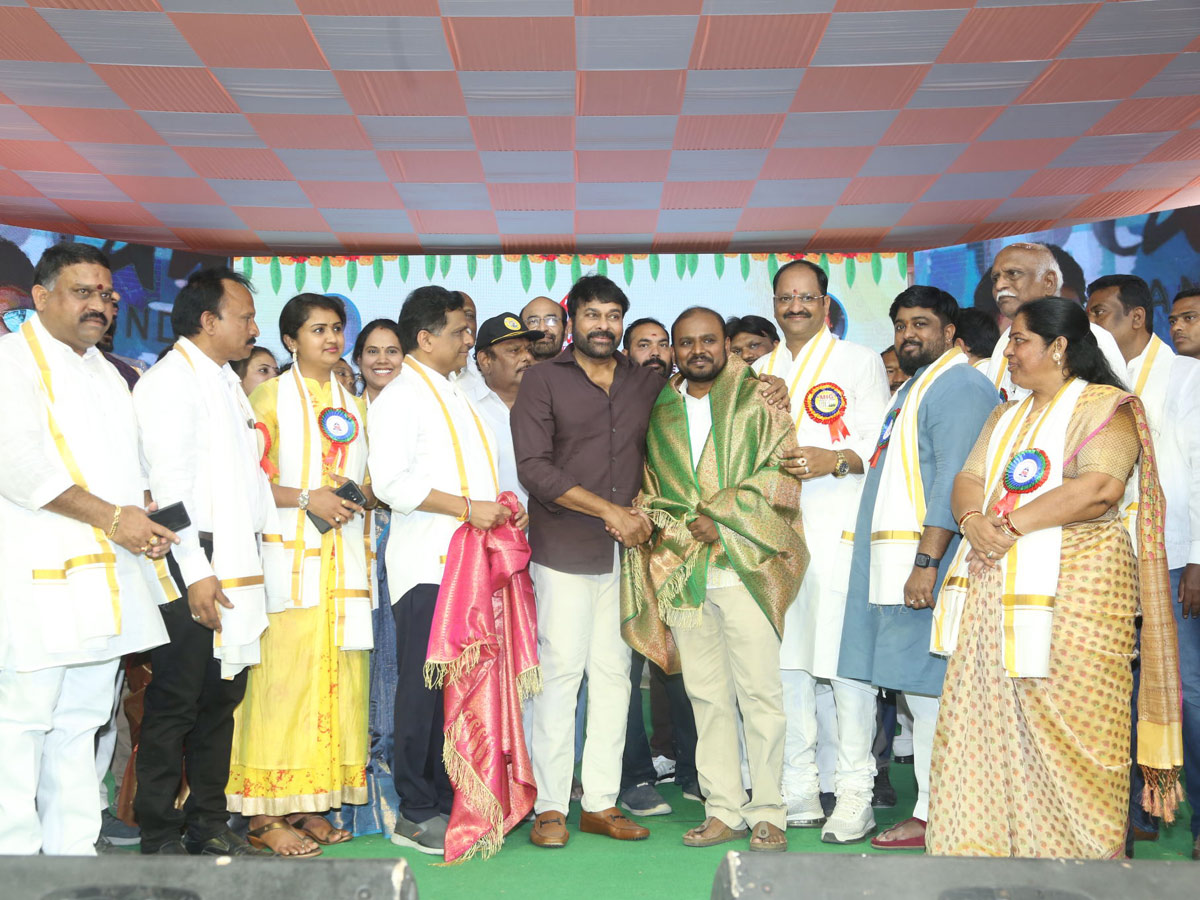 Megastar Chiranjeevi At House Warming Ceremony in Chitrapuri Colony - Sakshi5