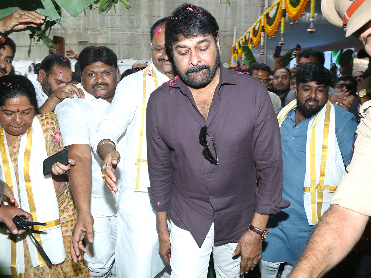 Megastar Chiranjeevi At House Warming Ceremony in Chitrapuri Colony - Sakshi8