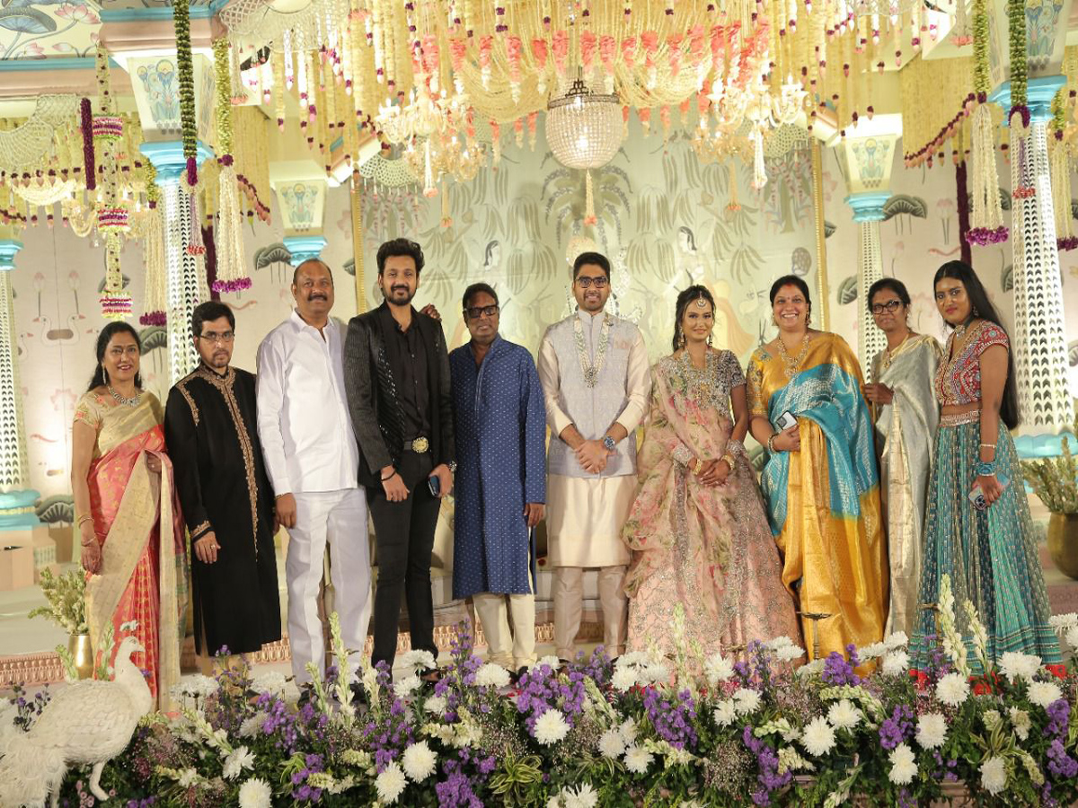 Director Gunasekhars Daughter Neelima Guna weds Ravi Prakhya Marriage Photo Gallery - Sakshi5