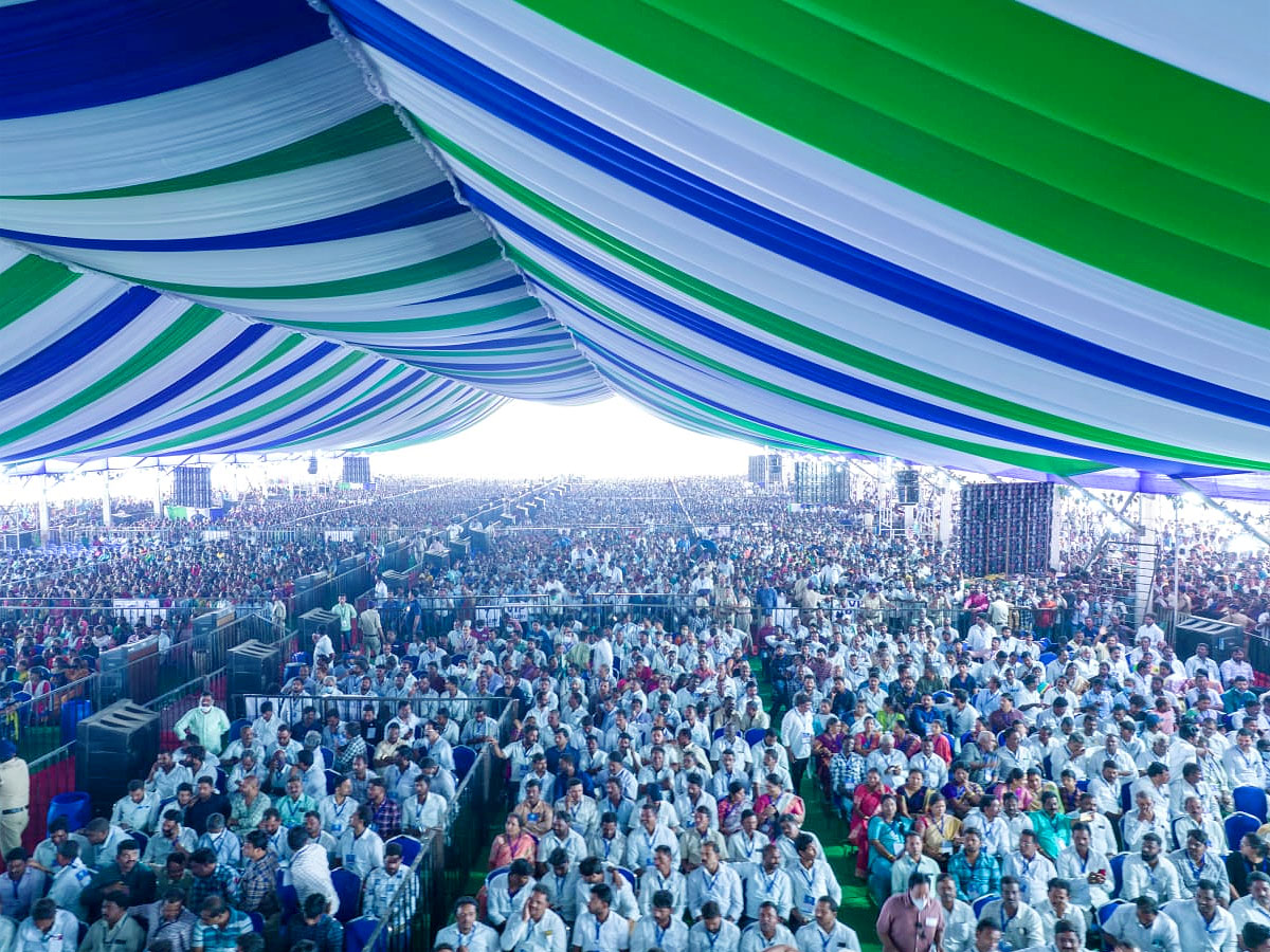 CM YS Jagan Visits Anakapalle And Narsipatnam Tour Photos - Sakshi16