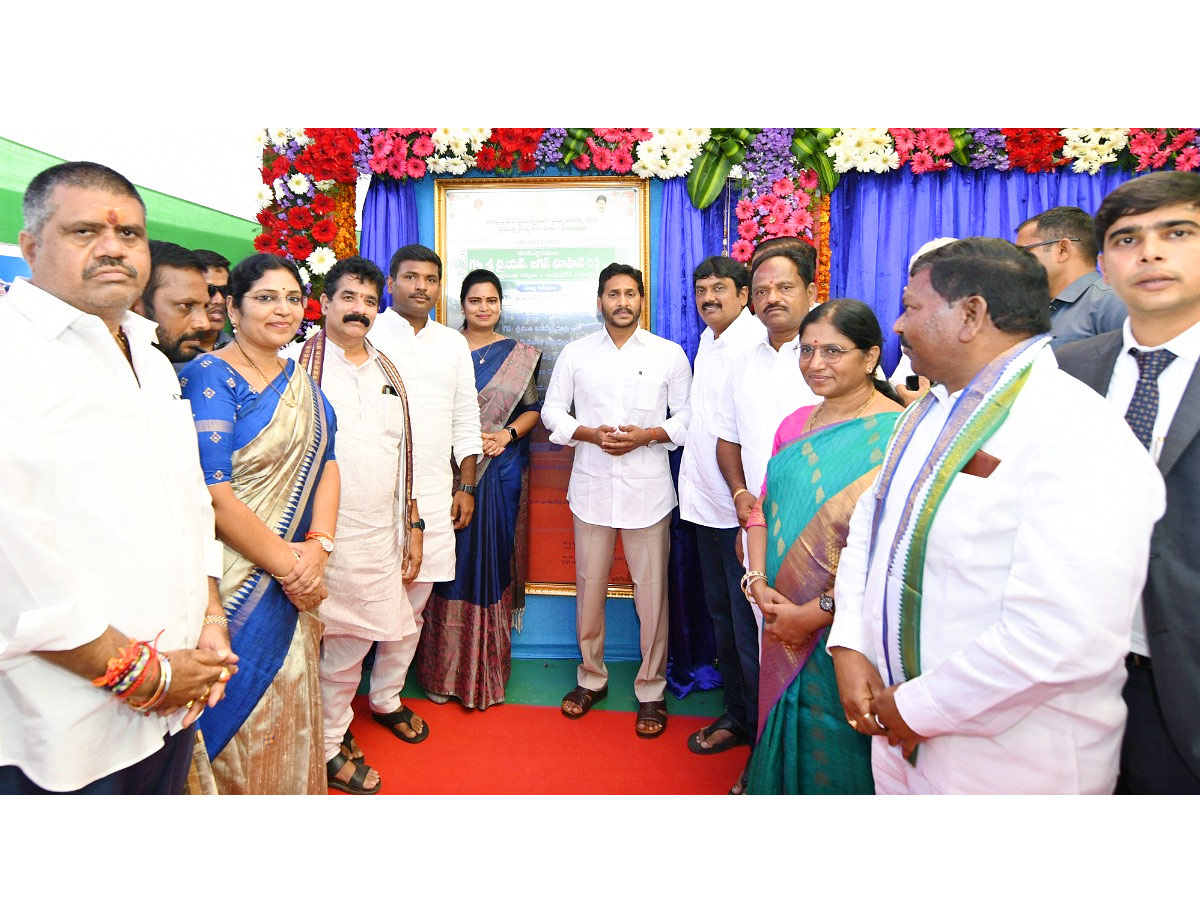 CM YS Jagan Visits Anakapalle And Narsipatnam Tour Photos - Sakshi24