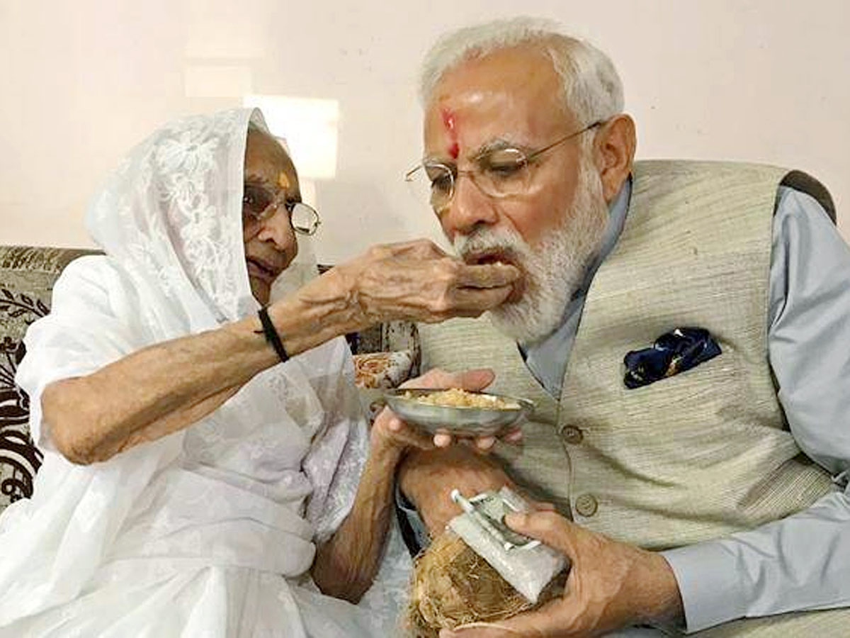 PM Narendra Modi Mother Heeraben Modi Photos - Sakshi3