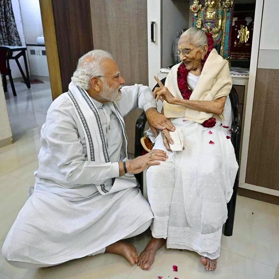 PM Narendra Modi Mother Heeraben Modi Photos - Sakshi21