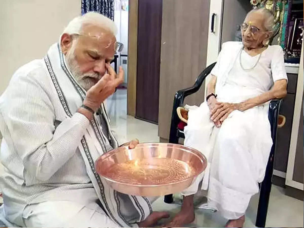 PM Narendra Modi Mother Heeraben Modi Photos - Sakshi4