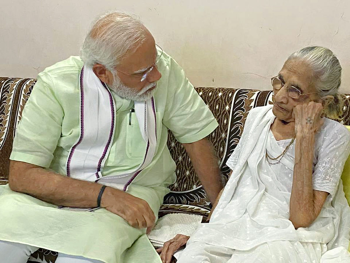 PM Narendra Modi Mother Heeraben Modi Photos - Sakshi9