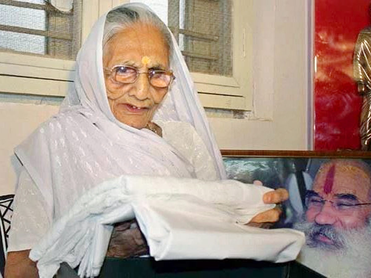 PM Narendra Modi Mother Heeraben Modi Photos - Sakshi10