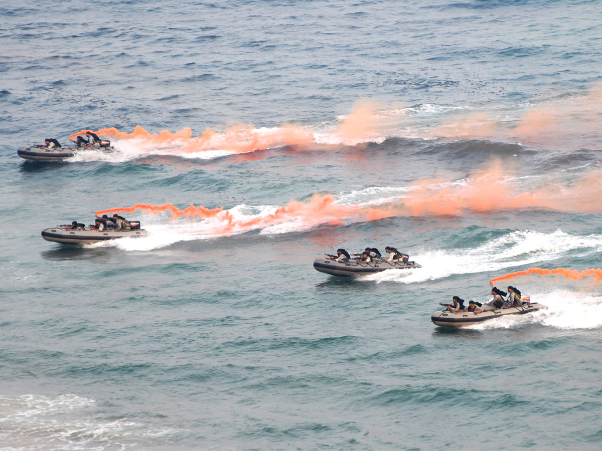 Navy Day celebration in Vizag Photo Gallery - Sakshi21