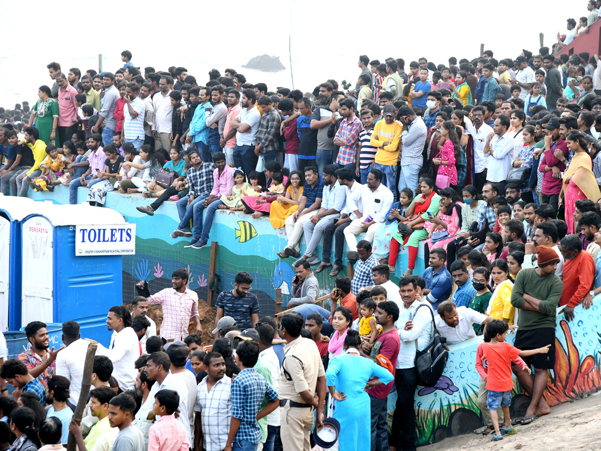 Navy Day celebration in Vizag Photo Gallery - Sakshi31