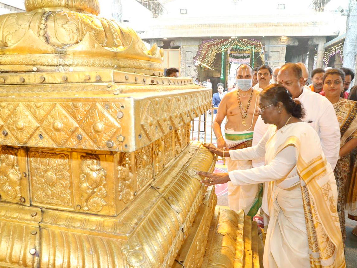 President Draupadi Murmu visit Tirupati - Sakshi1