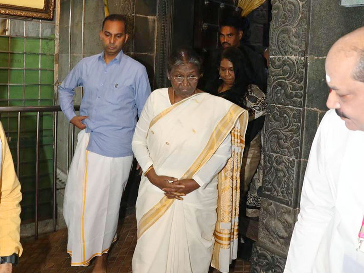 President Draupadi Murmu visit Tirupati - Sakshi8