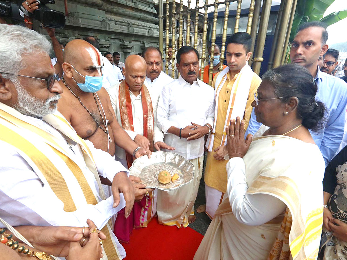 President Draupadi Murmu visit Tirupati - Sakshi2