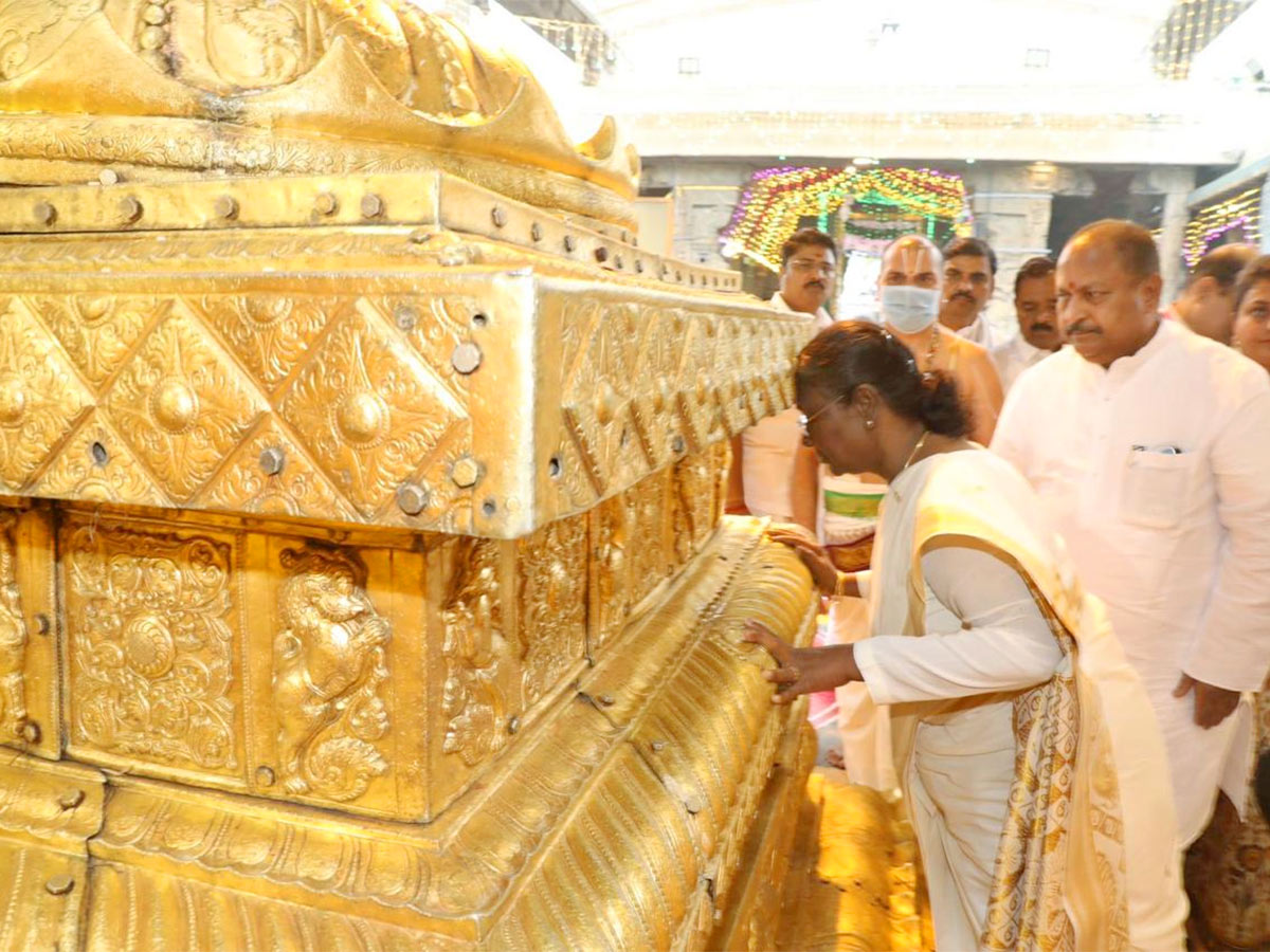 President Draupadi Murmu visit Tirupati - Sakshi7