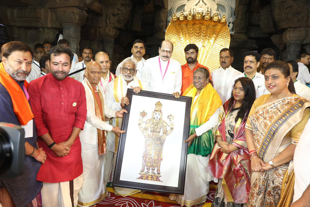 President Draupadi Murmu visit Tirupati - Sakshi19