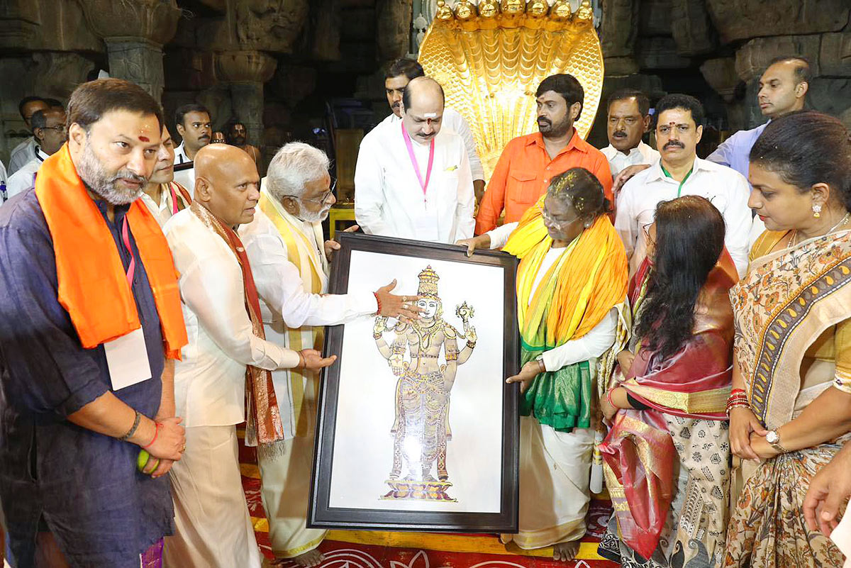 President Draupadi Murmu visit Tirupati - Sakshi23