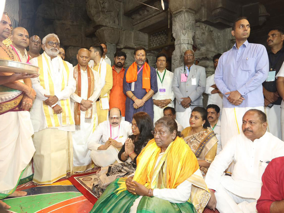 President Draupadi Murmu visit Tirupati - Sakshi25