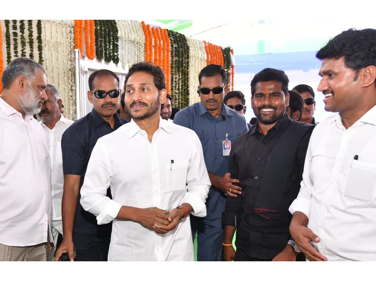 CM YS Jagan At YSRCP Jayaho BC Maha Sabha Photo Gallery - Sakshi37