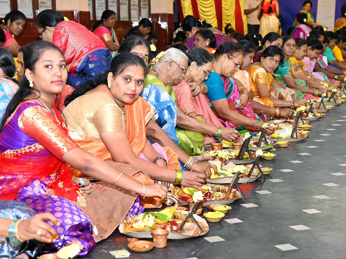 Sri Kanaka Mahalakshmi Temple Visakhapatnam - Sakshi5