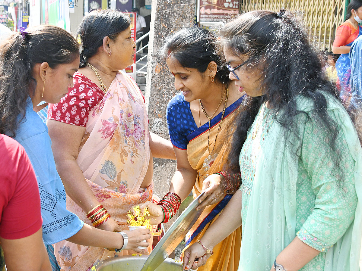 Sri Kanaka Mahalakshmi Temple Visakhapatnam - Sakshi7