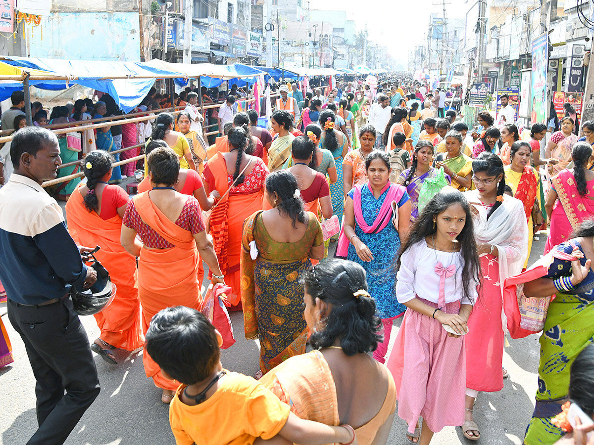 Sri Kanaka Mahalakshmi Temple Visakhapatnam - Sakshi8