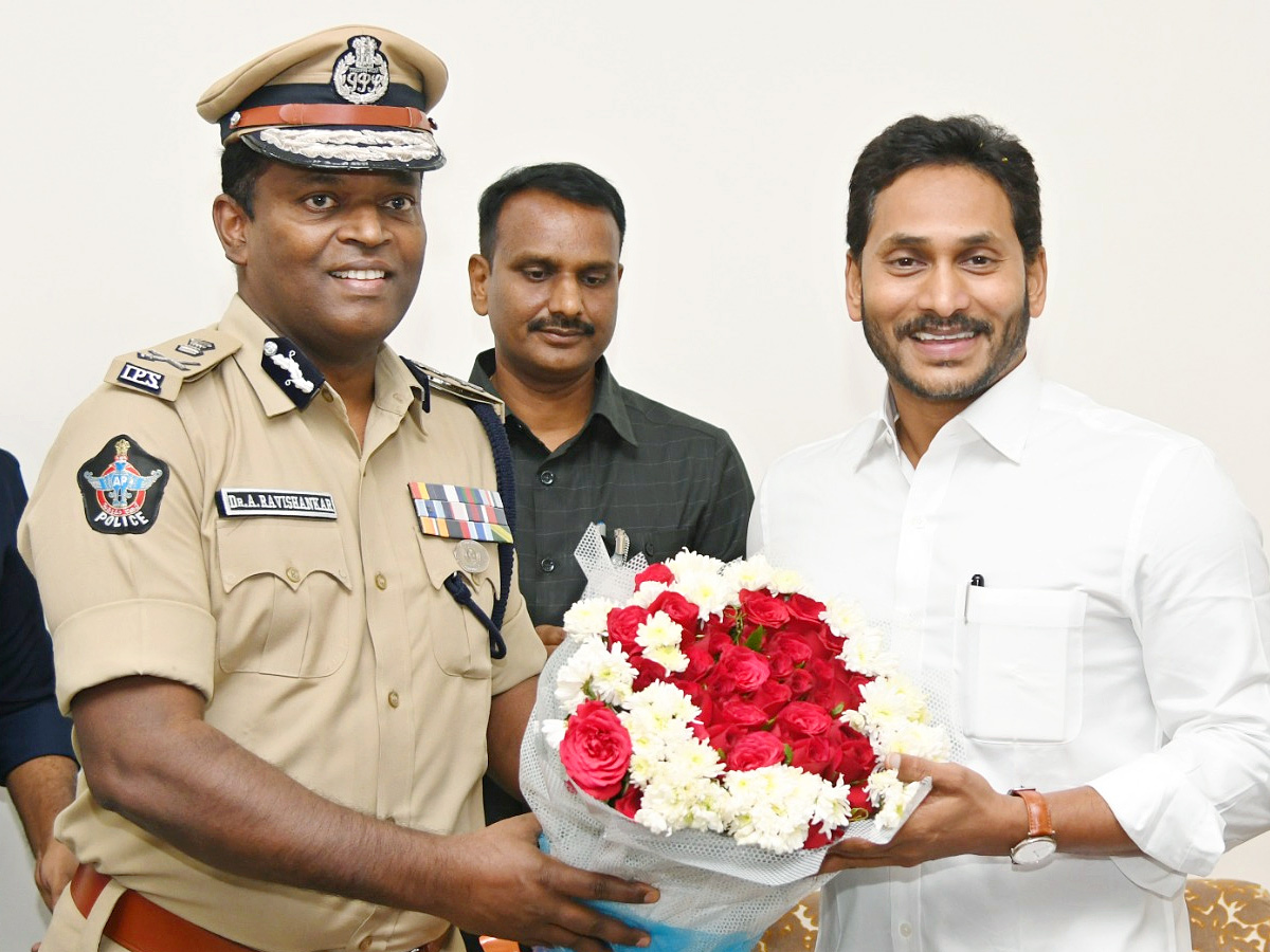 Officials wished CM Jagan Happy New Year Photos - Sakshi20