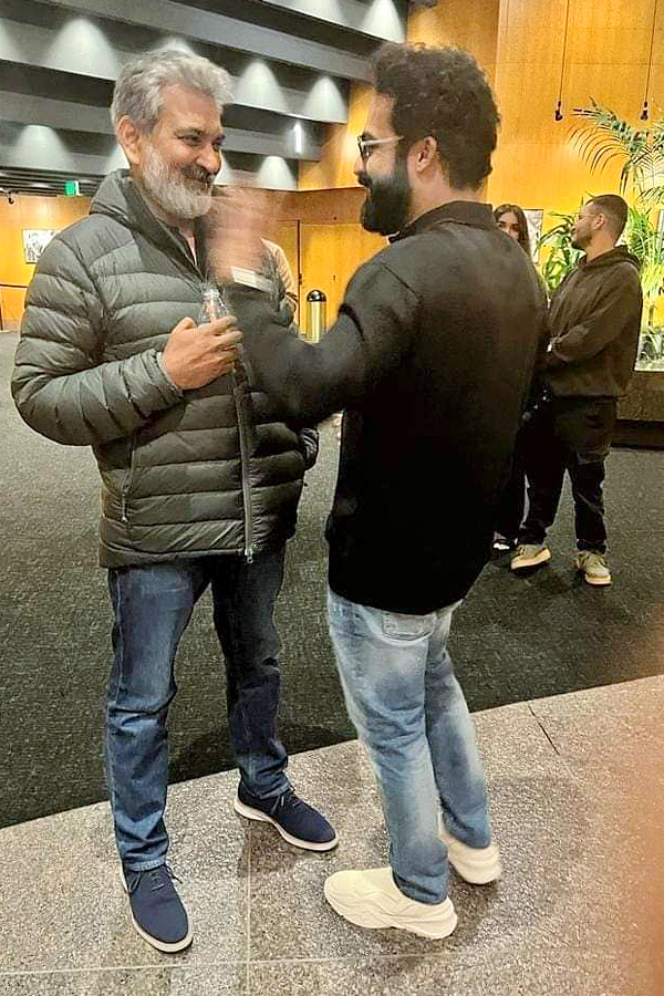 RRR Star Jr NTR Mobbed By Fans At Los Angeles Photos - Sakshi4