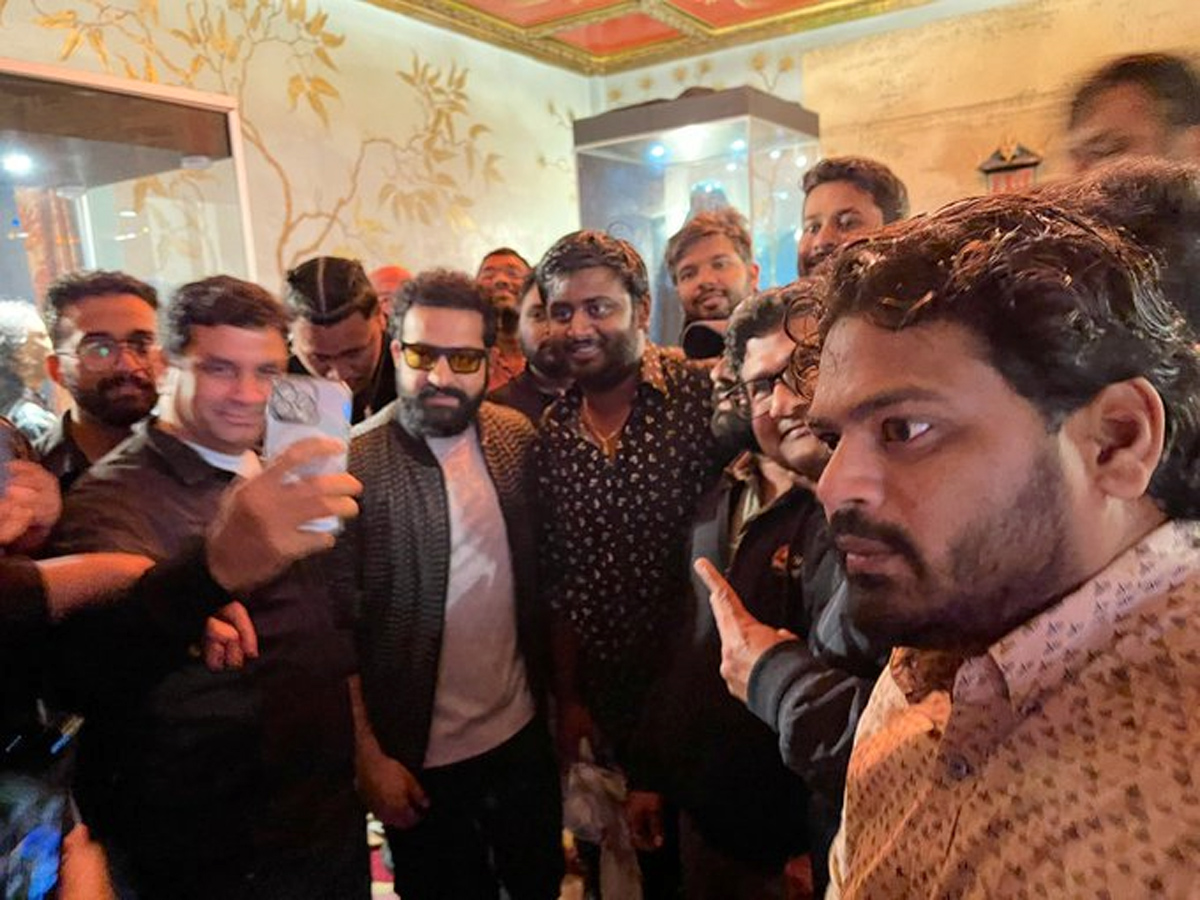 RRR Star Jr NTR Mobbed By Fans At Los Angeles Photos - Sakshi3