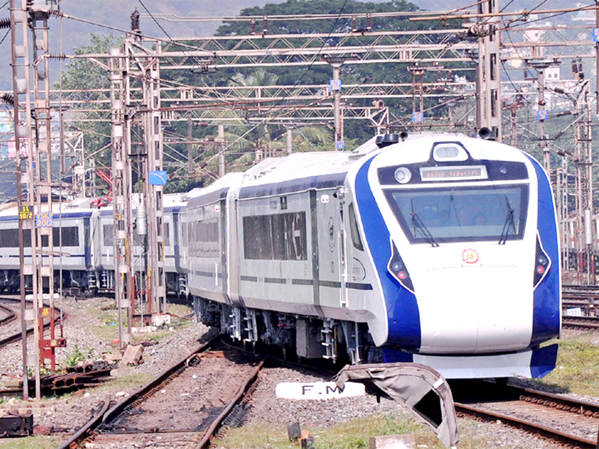 Vande Bharat Express Secunderabad to Visakhapatnam - Sakshi3