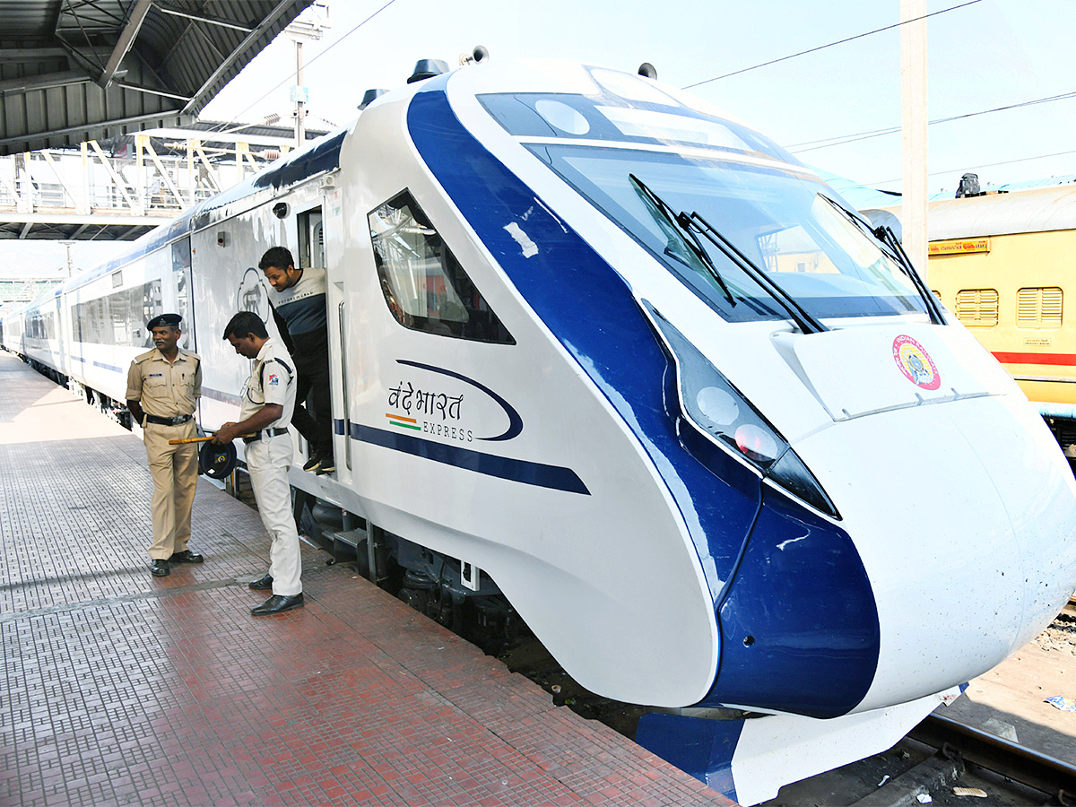 Vande Bharat Express Secunderabad to Visakhapatnam - Sakshi7